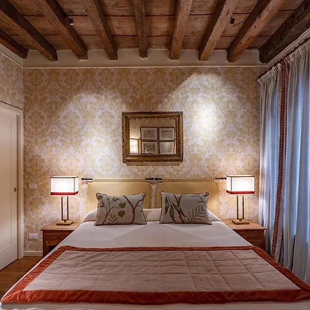 Ca' Belle Arti In Dorsoduro Venedig