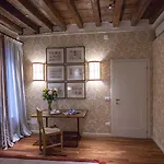 Lejlighed Ca' Belle Arti In Dorsoduro Venedig